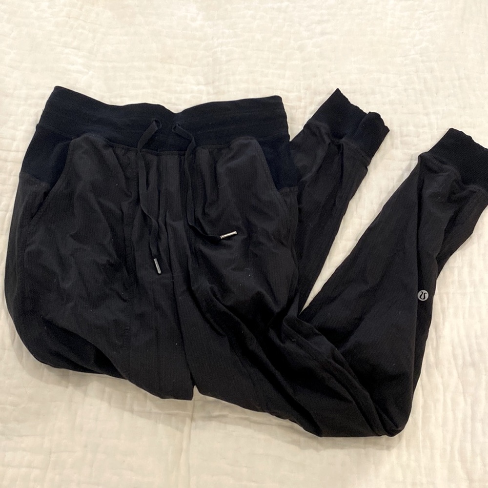 Lululemon dance studio jogger